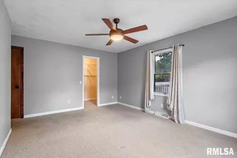 Bedroom - 3131 Turning Mill Dr, Springfield, IL 62704 photo 2 of 7