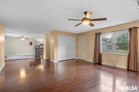 Living - 3131 Turning Mill Dr, Springfield, IL 62704 photo 4 of 5