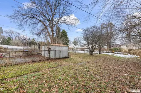 Exterior - 2236 E Adams St, Springfield, IL 62703 photo 4 of 5