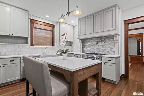 Kitchen - 1023 Broadway St, Lincoln, IL 62656 photo 2 of 5
