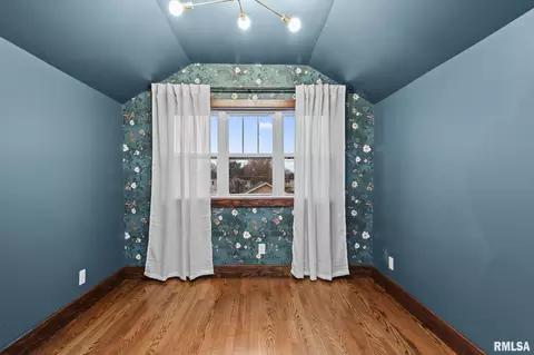 Bedroom - 1023 Broadway St, Lincoln, IL 62656 photo 9 of 9