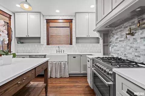 Kitchen - 1023 Broadway St, Lincoln, IL 62656 photo 1 of 5