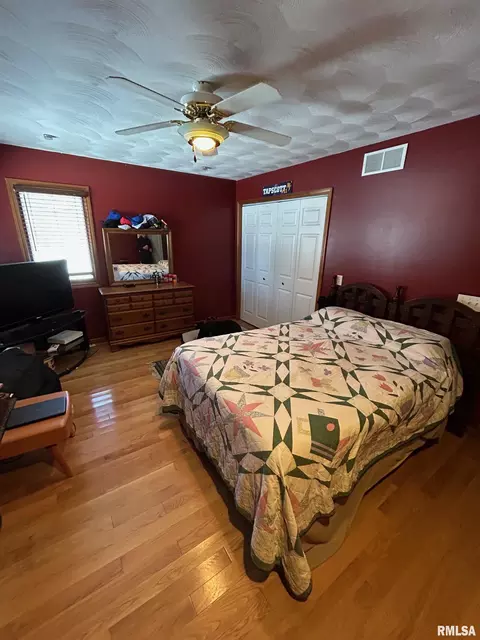 Bedroom - 180 Etherton Ln, Springfield, IL 62712 photo 4 of 7