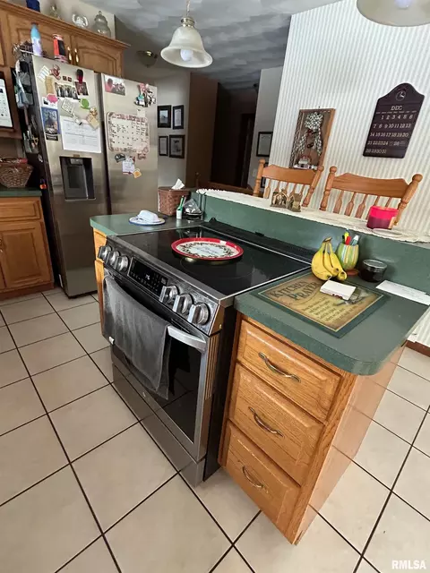 Kitchen - 180 Etherton Ln, Springfield, IL 62712 photo 3 of 3