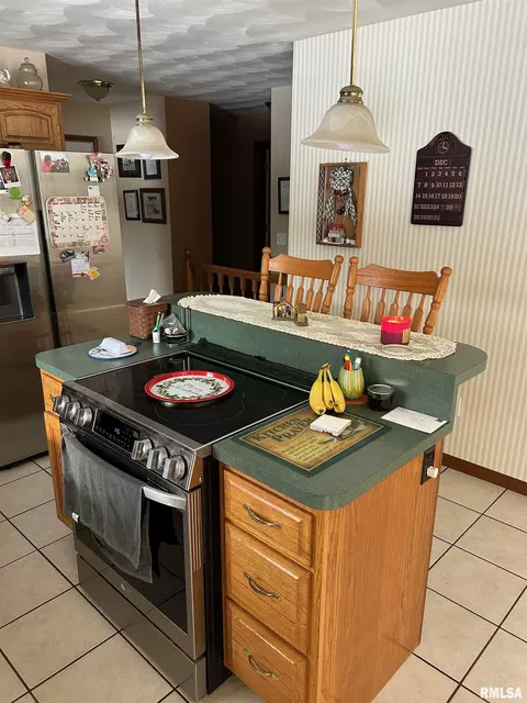 Kitchen - 180 Etherton Ln, Springfield, IL 62712 photo 1 of 3