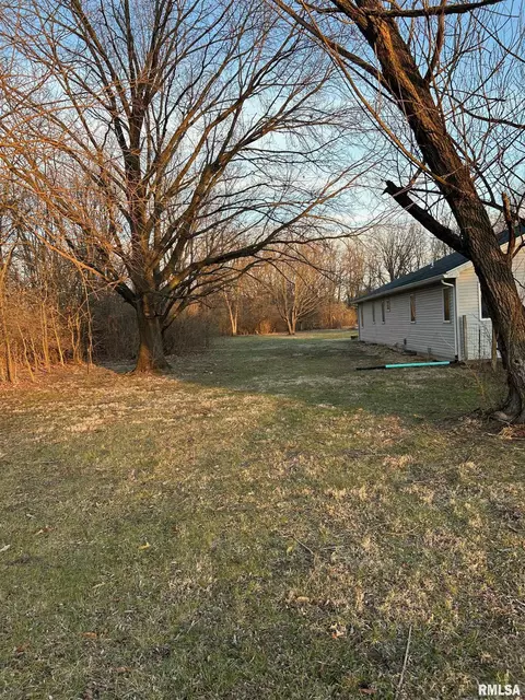 Exterior - 180 Etherton Ln, Springfield, IL 62712 photo 8 of 14