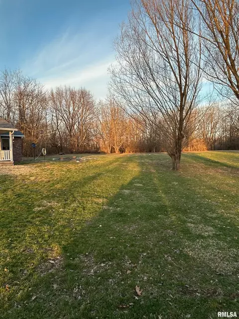 Exterior - 180 Etherton Ln, Springfield, IL 62712 photo 1 of 14