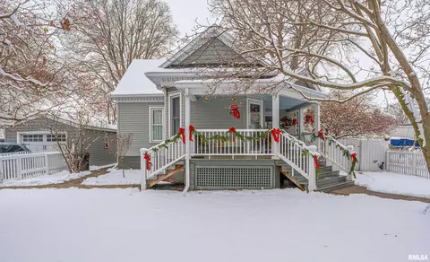 914 Peoria St, Lincoln, IL 62656
