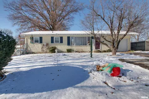 309 Glendale Ct, Quincy, IL 62301