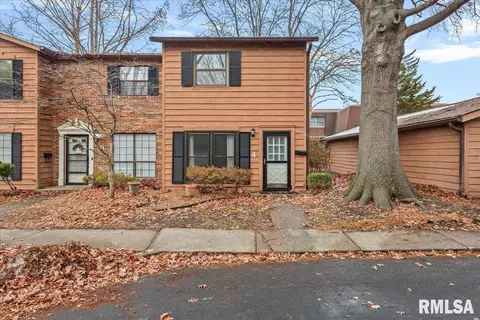 160 S Durkin Dr, Springfield, IL 62704