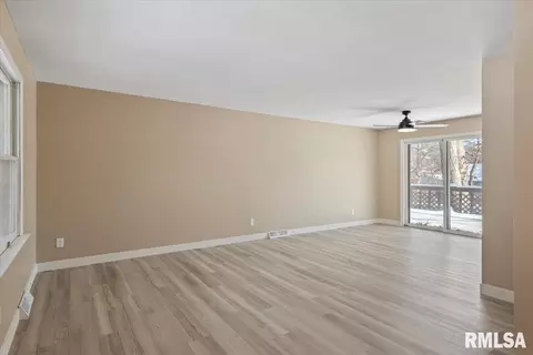 18 Dean Park Rd, Springfield, IL 62707 photo 6