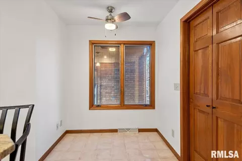 2553 Chapel Hill Dr, Springfield, IL 62702 photo 18