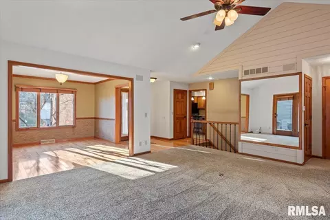 2553 Chapel Hill Dr, Springfield, IL 62702 photo 6