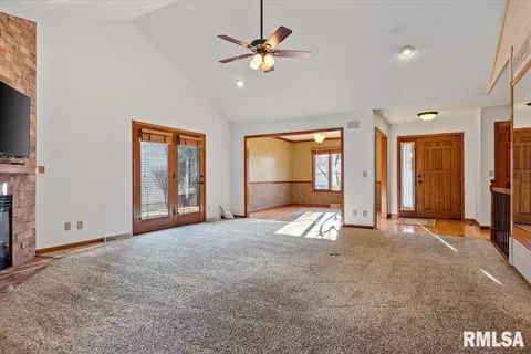 2553 Chapel Hill Dr, Springfield, IL 62702 photo 5