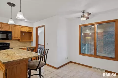 2553 Chapel Hill Dr, Springfield, IL 62702 photo 17