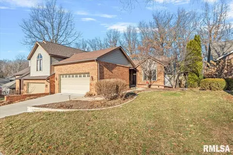 2553 Chapel Hill Dr, Springfield, IL 62702