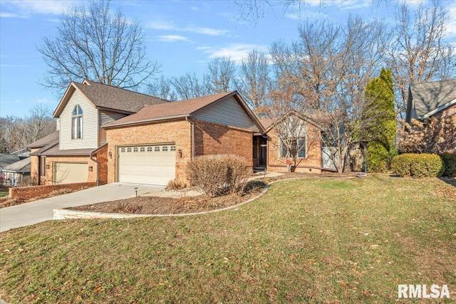 2553 Chapel Hill Dr, Springfield, IL 62702 | 58 Photos - Movoto
