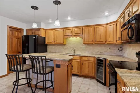 2553 Chapel Hill Dr, Springfield, IL 62702 photo 14