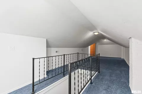 Entry Way - 1532 W Edwards St, Springfield, IL 62704 photo 1 of 1