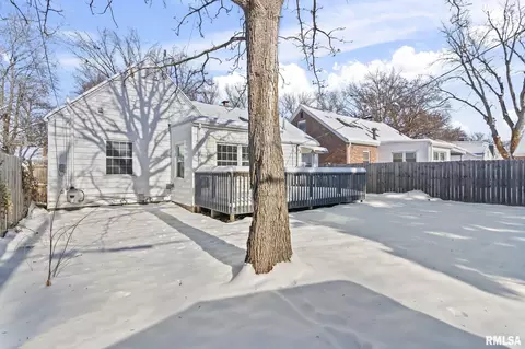 Exterior - 1532 W Edwards St, Springfield, IL 62704 photo 5 of 7