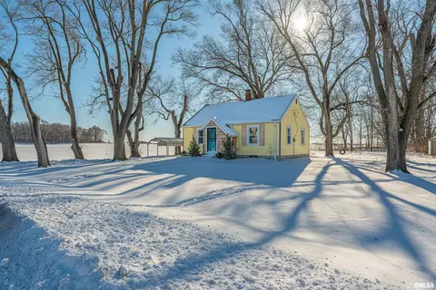 403 E Mason St, Easton, IL 62633