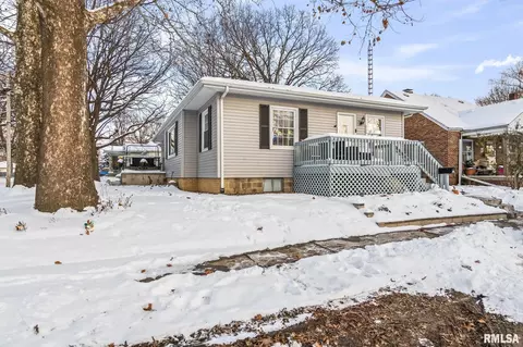 900 Griffiths Ave, Springfield, IL 62702 photo 3