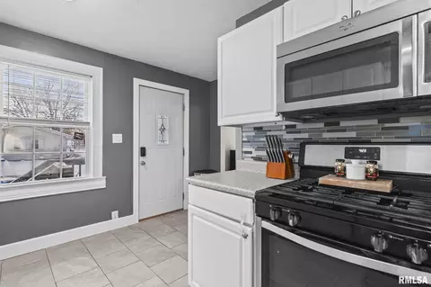 900 Griffiths Ave, Springfield, IL 62702 photo 15