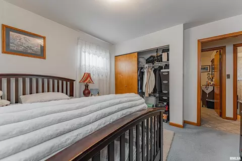 Bedroom - 526 Comet Ave, Lincoln, IL 62656 photo 6 of 7