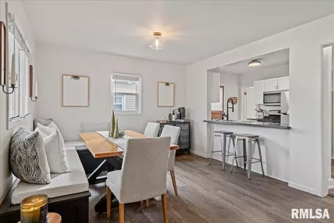 Dining - 320 S Amos Ave, Springfield, IL 62704 photo 2 of 3