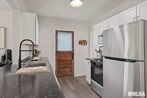Kitchen - 320 S Amos Ave, Springfield, IL 62704 photo 1 of 3
