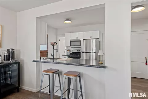 Kitchen - 320 S Amos Ave, Springfield, IL 62704 photo 2 of 3