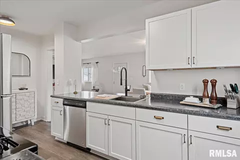 Kitchen - 320 S Amos Ave, Springfield, IL 62704 photo 3 of 3