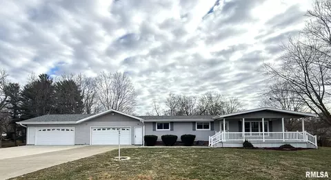 38 Lincoln St, Knoxville, IL 61448