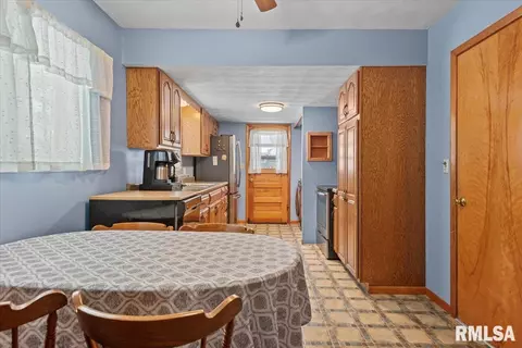 Entry Way - 10 Royal Rd, Springfield, IL 62702 photo 1 of 1