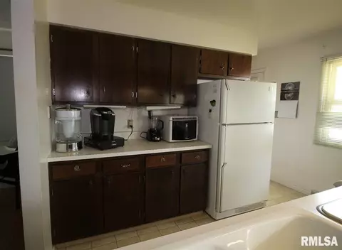2909 Arlington Dr, Springfield, IL 62704 photo 8