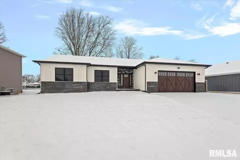 47 Durbin Ter, Chatham, IL 62629