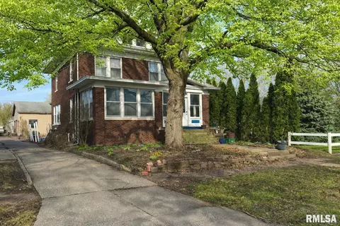 406 S A St, Monmouth, IL 61462