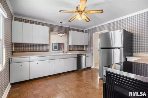 Kitchen - 2336 S State St, Springfield, IL 62704 photo 1 of 3