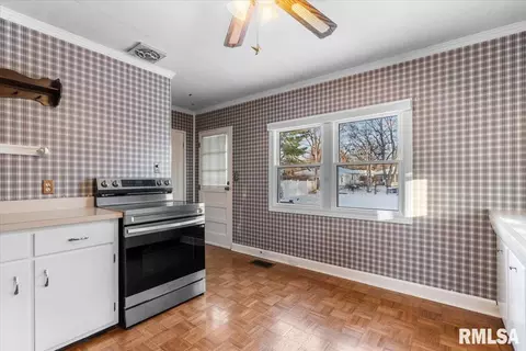 Kitchen - 2336 S State St, Springfield, IL 62704 photo 2 of 3