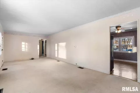 Living - 2336 S State St, Springfield, IL 62704 photo 1 of 4