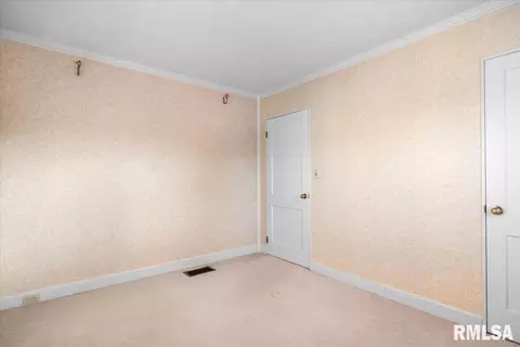 Bedroom - 2336 S State St, Springfield, IL 62704 photo 5 of 8