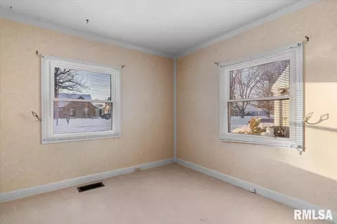 Bedroom - 2336 S State St, Springfield, IL 62704 photo 4 of 8