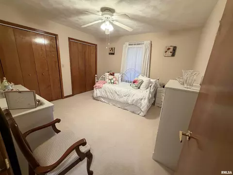 3300 Crystal Lake Dr, Springfield, IL 62711 photo 9