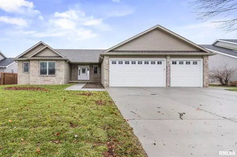 6200 Wind Tree Rd, Springfield, IL 62712