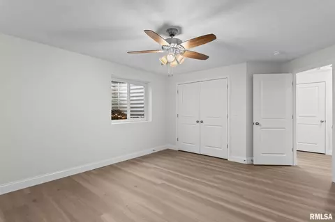 Bedroom - 6200 Wind Tree Rd, Springfield, IL 62712 photo 8 of 11