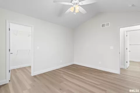 Bedroom - 6200 Wind Tree Rd, Springfield, IL 62712 photo 6 of 11
