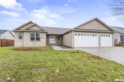 Exterior - 6200 Wind Tree Rd, Springfield, IL 62712 photo 2 of 6