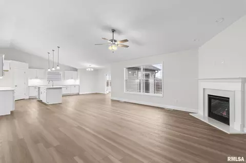Living - 6200 Wind Tree Rd, Springfield, IL 62712 photo 3 of 4