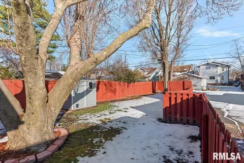 Exterior - 2036 S 4th St, Springfield, IL 62703 photo 2 of 6