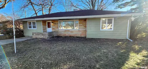 175 E Jackson St, Auburn, IL 62615
